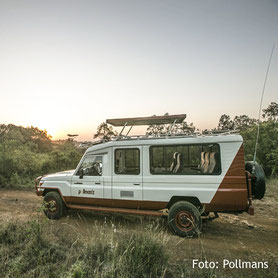 Geländewagen auf Safari in Kenia