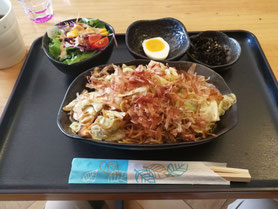 中国語学留学　大連外国語大学　喫茶金金　焼きそば