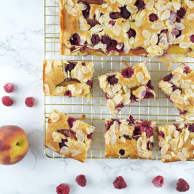 Pfirsich-Himbeer-Blechkuchen aus dem Dampfgarer.