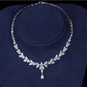 Halsketten Perlen Strass