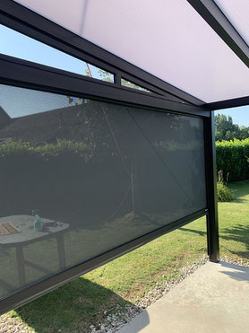 Installation d'une toile coulissante