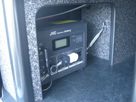 ▲左ボックスにポータブル電源を収納