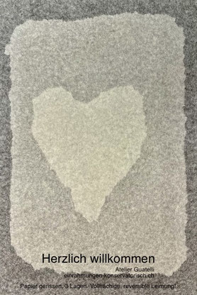 Several sheets of Japanese paper glued together over the entire surface. Reversible fixation.