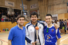 Jon González, Jon Bailach y Aitor Udakiola ya saben lo que es ganar una final esta temporada. 