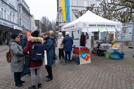 Aktion vor der Wahl 25 Omas Gegen Rechts Bochum