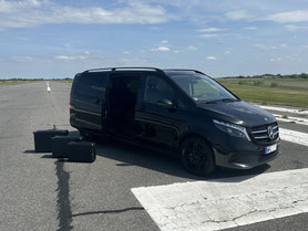 Shuttle-Service Mercedes V-Klasse am Flugplatz EDXO