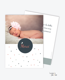 carte de remerciement naissance fille -petites robe avec un oiseau-motif à pois et belle photo