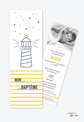 faire part baptême garçon tendance et pas cher-Phare marin-breatagne-botte de pluie-rayures jaune-couleur bleu et jaune -format marque page