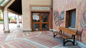 Entrée du restaurant municipal de Vélizy-Villacoublay. Photo Vélizy Info
