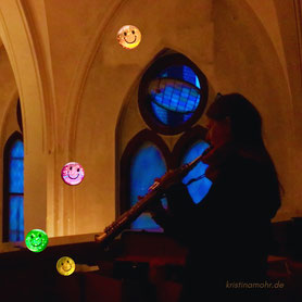 Kristina Mohr im Klangraum Kirche der Stille mit Sopransaxophon