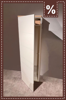 Schmaler Flurschrank als Garderobe in Weiß mit innenliegenden Schuhfächern und Kleiderstange
