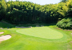 鮎滝カントリークラブ (名物ホール) 5番 PAR4