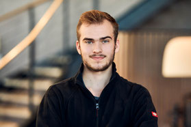 Auszubildender zum Kfz-Mechatroniker Liam Schnoor im Autohaus Fischer, Celle.