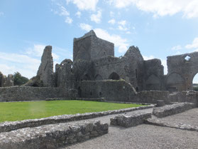 Cashel-ruïnes-klooster-kerk-rots-Ierland