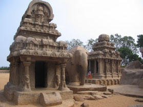 Mamallapuram-India-steenbewerking-rots-olifant
