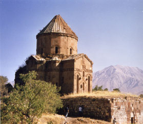 Van-kerk-klooster-Armeens-Armenië-eiland-Turkije