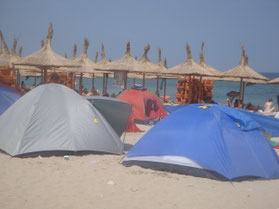 Vama-Veche-tent-strand-kamperen-hippie-strand-party-feest-Roemenië