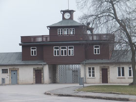 Buchenwald-poort-klok-Weimar-concentratiekamp-Duitsland