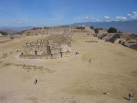 Monte-Alban-tempel-complex-Azteken-Mexico
