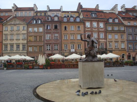 Warchau-plein-gekleurde-vakmanshuizen-koopmanshuizen-Polen
