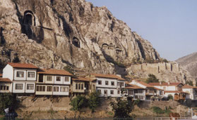 Amasya-Ottomaanse-huizen-architectuur-tombe-bergen-graftempel-Turkije