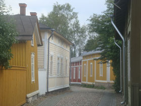 Rauma-houten-huizen-gekleurd-Finland