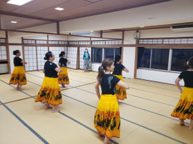 団体紹介①　フラハウオリの練習風景
