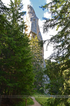 Monolithe de Sardières en Savoie