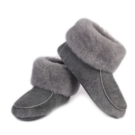 Chaussons MONTREAL en peau et fourrure d'agneau couleur granit gris homme et femme