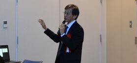 【 講師の 曽山 和彦 氏 】