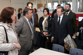 Accompagnés des conseillers départementaux du canton d’Avranches, Antoine Delaunay et Catherine   Brunaud-Rhyn, du directeur diocésain de l’enseignement catholique Michel Cousquer et du directeur   de l’établissement Philippe Le Peillet,