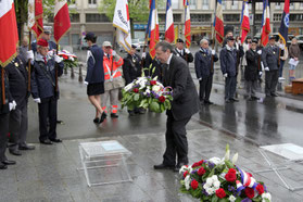 Gerbe déposée en hommage aux déportés