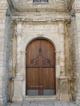 Portale della chiesa di San Paolo  (foto S. Farinella©)