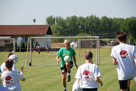 Kindergeburtstag Fußball Motto feiern in Frankfurt Oberursel Bad Homburg Eschborn Steinbach Trainingspaket 