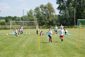 Fußball Kindergeburtstag Soccerhalle feiern in Oberursel Bad Homburg Königstein Kronberg Glashütten Weilrod Wehrheim Wölfersheim Florstadt Reichelsheim Trainingspaket Sandra Minnert Fördertraining Fussballgeburtstag