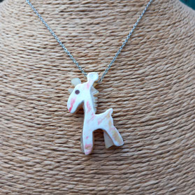 Pendentif en nacre girafe