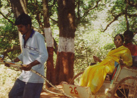 Matheran-handkar-trekken-India-paard-heuveltop