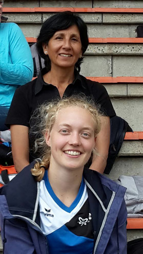 Hannah Schoofs wird in Halle von Speerwurftrainerin Elli Niehaus betreut.