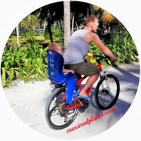 Fahrrad mit Kindersitz auf La Digue Seychellen