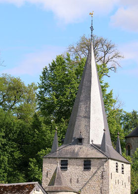 Collegiale St-Hadelin de Celles - Photo de l'auteur © Authome P.