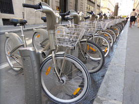 Bild: Fahrradstand in Paris