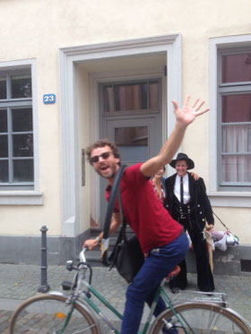Freier Redner Berlin, Freie Trauung, Hochzeitsredner, Johann-Jakob Wulf, Bayern, Hochzeitsredner Berlin, Dresden, Leipzig, SachsenMünchen, Strauß & Fliege, Blog, Hochzeit, Dresden