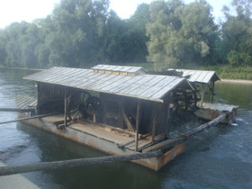 Banovci-drijvende-molens-rivier-Slovenië
