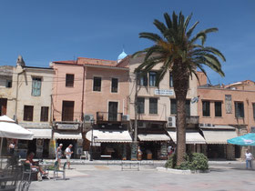 Chania-Kreta-Griekenland-huizen-haven-palmboom