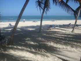 Playa-Santa-Lucia-bounty-strand-palmbomen-zee-zon