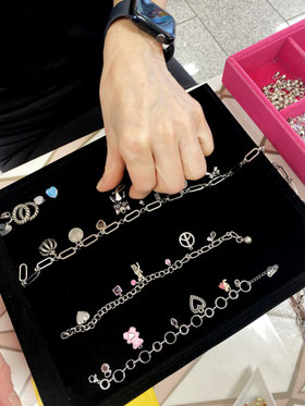 Charms Düsseldorf Perlenladen Do it yourself, Schmuck basteln nach terminabsprache Freitag, Samstag, Sonntag im Perlenladen ELA EIS Düsseldorf charms ab 3.90 Euro