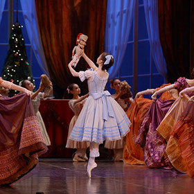 牧阿佐美バレヱ団　「くるみ割り人形」