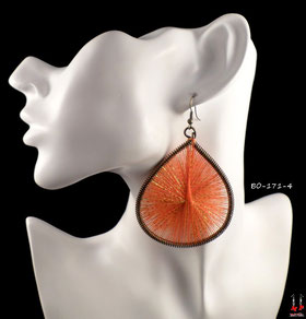 Boucles d'oreilles pendantes anneaux de couleur bronze et fils oranges