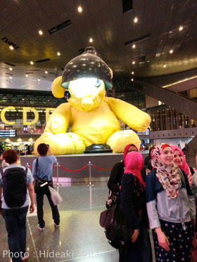 カタールの空港にて。土方隼斗プロも写っている