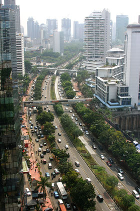A view of Jalan Jenderal Sudirman, Jakarta (Wikipedia)